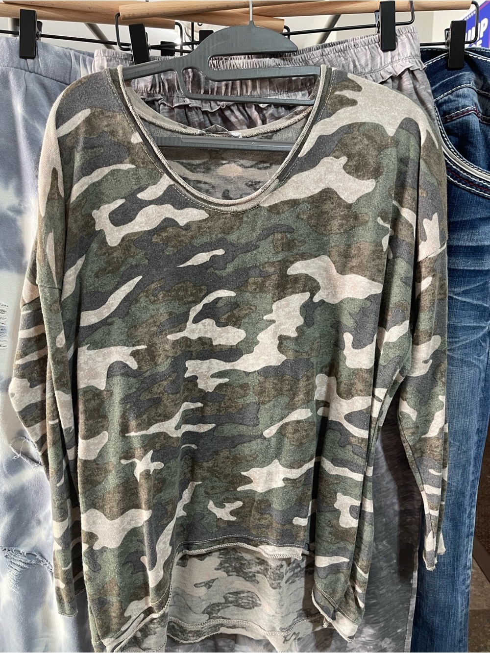 Relaxed Camo Top - Olive Green